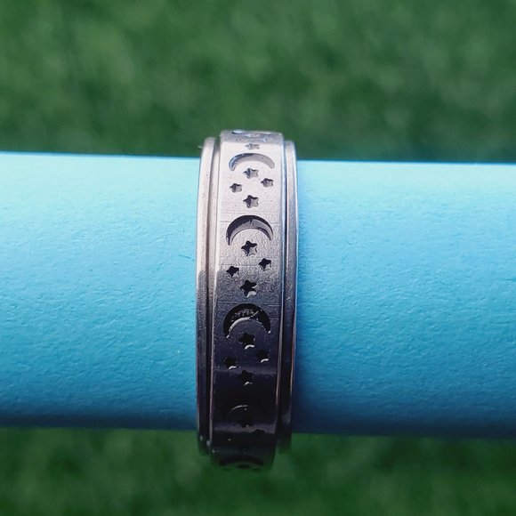 "5MM Stainless Steel Unisex Spinner Ring, AAAQL1018 - Picture 3 of 11